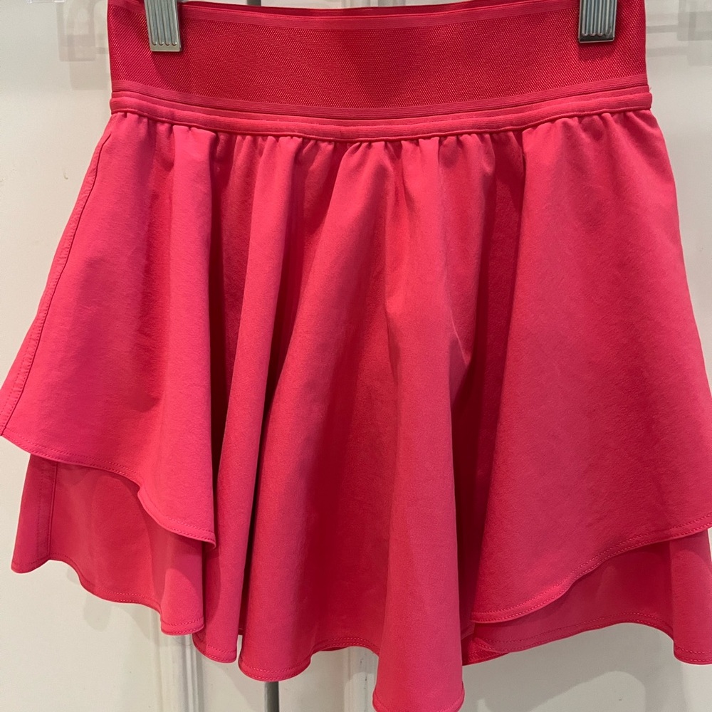 Lululemon court rival skort